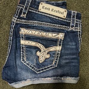 Rock Revival 3” cuffed Jean Shorts